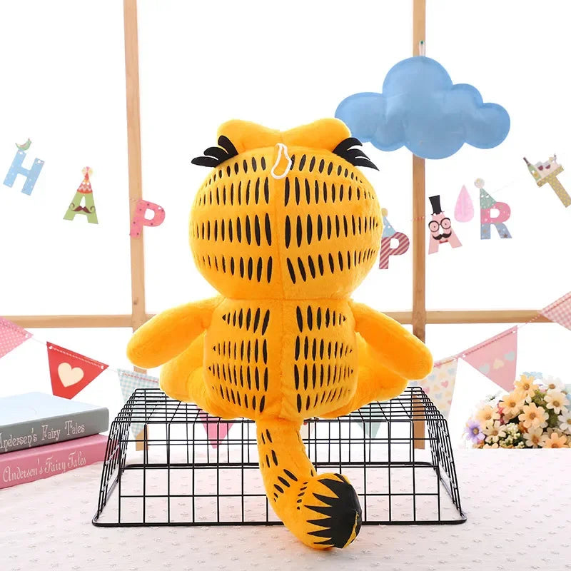 Garfield Plush Toy: The Perfect Sleep Buddy for Kids!